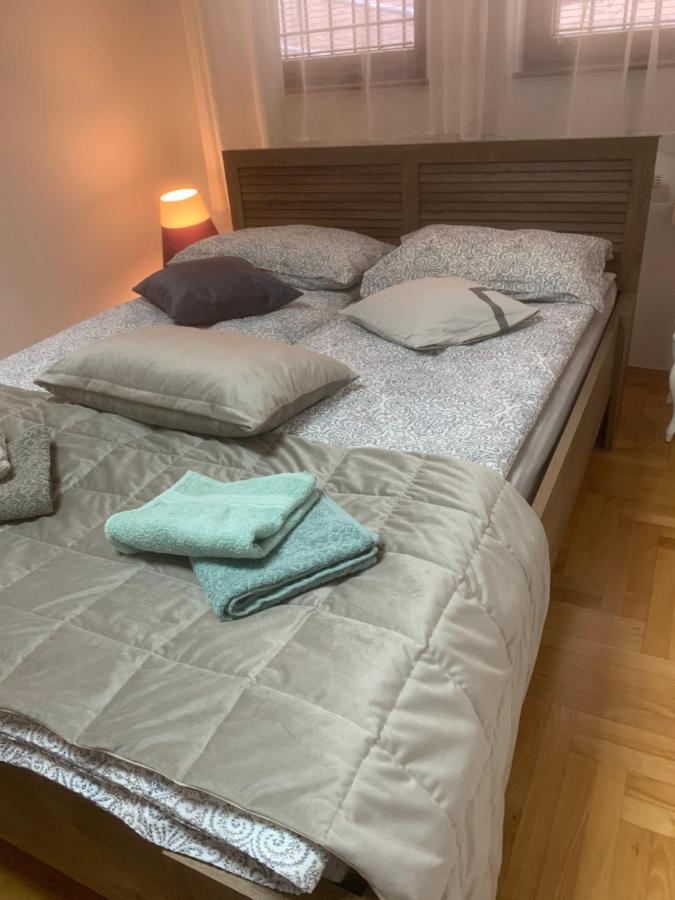 Apartman Yellow House Szarajevó Kültér fotó