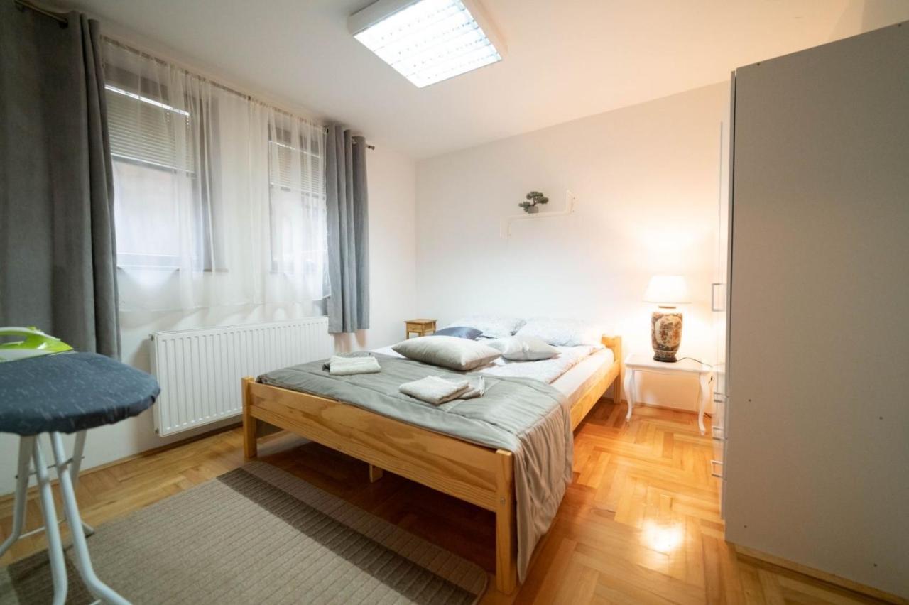 Apartman Yellow House Szarajevó Kültér fotó