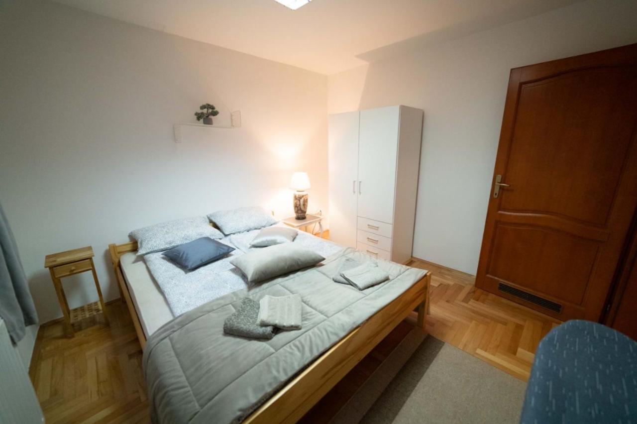 Apartman Yellow House Szarajevó Kültér fotó