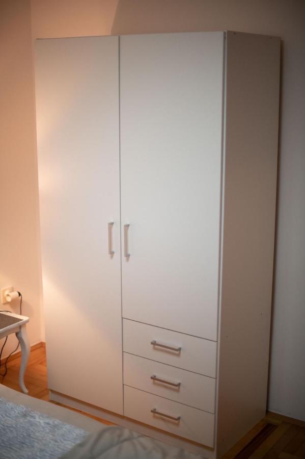 Apartman Yellow House Szarajevó Kültér fotó