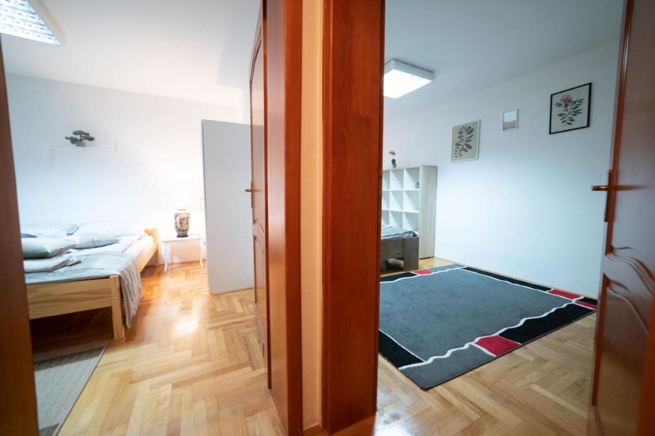 Apartman Yellow House Szarajevó Kültér fotó
