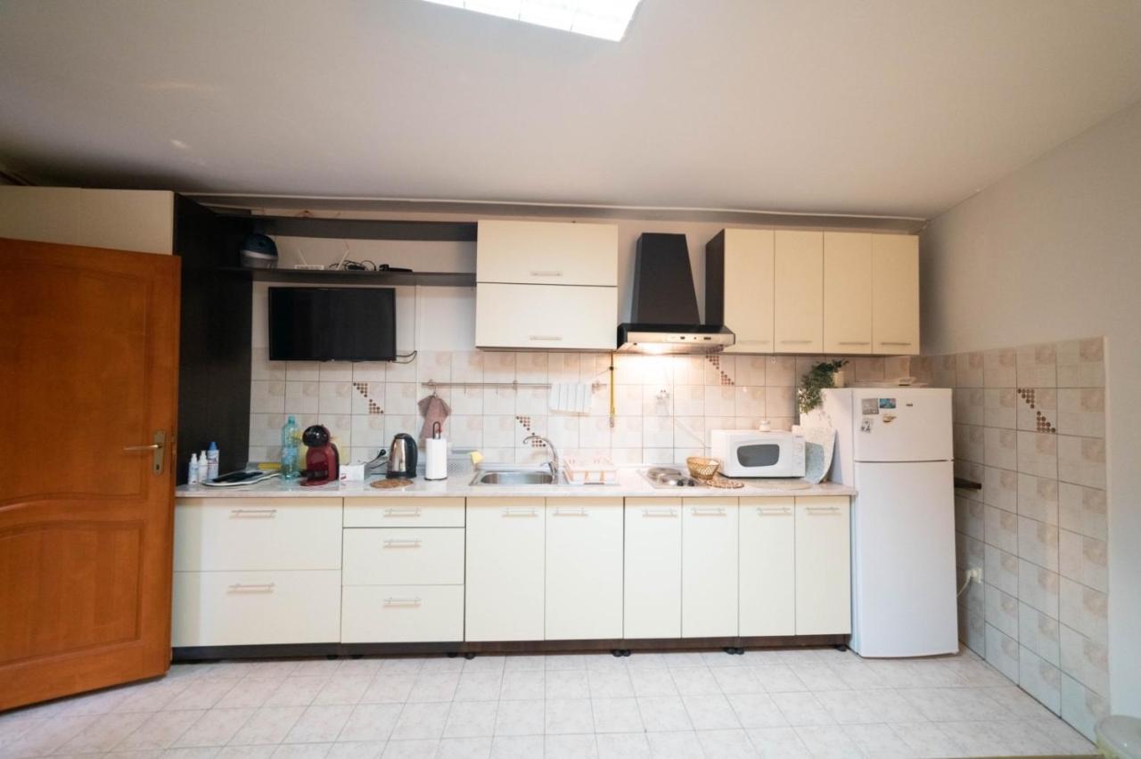Apartman Yellow House Szarajevó Kültér fotó