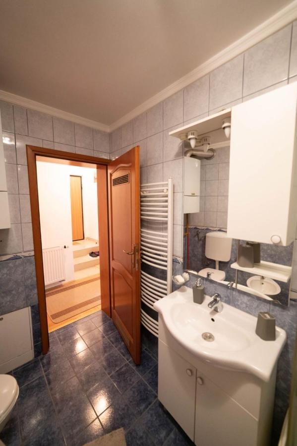 Apartman Yellow House Szarajevó Kültér fotó